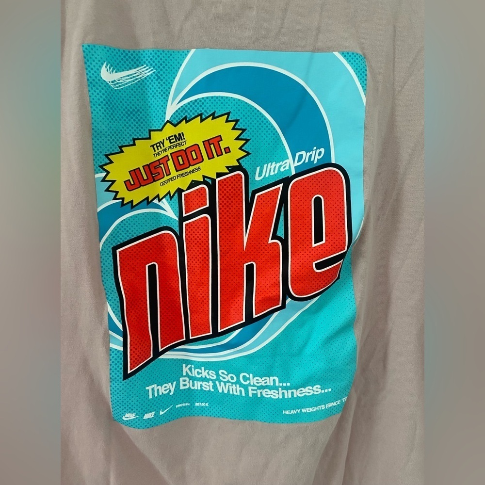 Nike - Men's - Loose Fit - Pink T-Shirt - Size Large - Picture 5 of 6